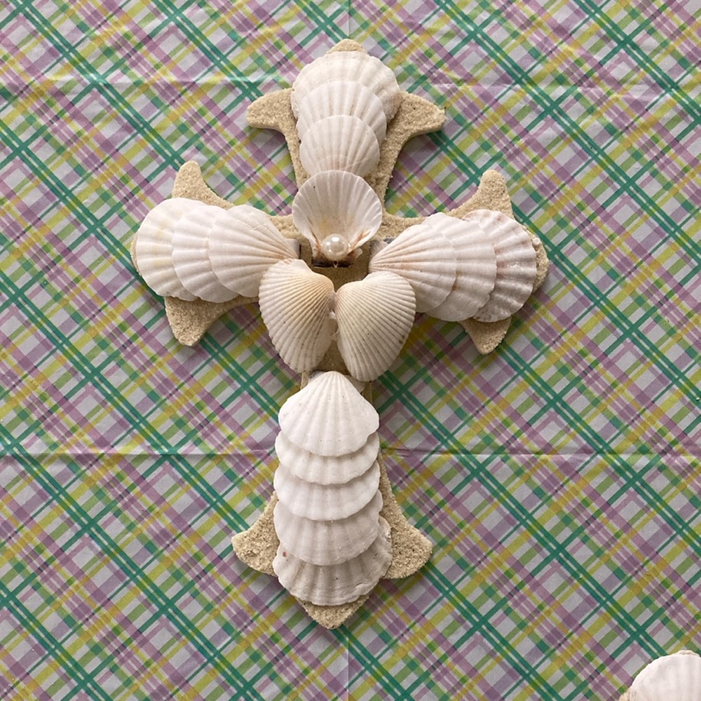 Seashell Cross Decor